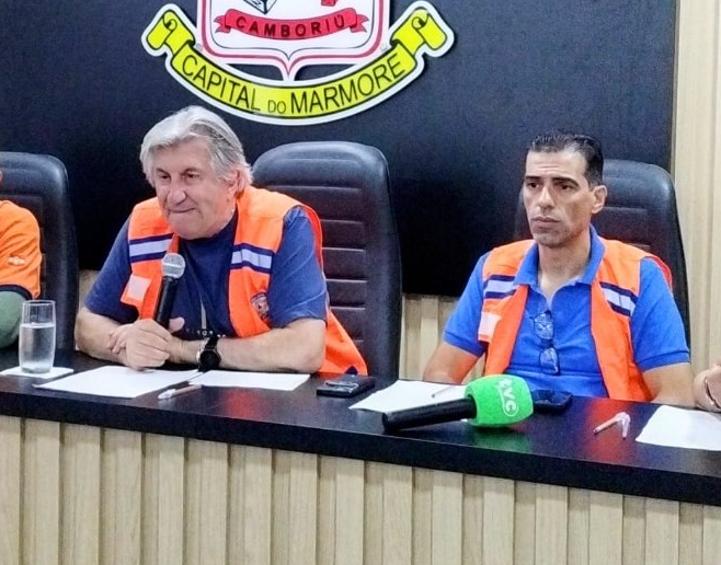 Duas saídas em menos de um mês marcam governo de Leonel Pavan em Camboriú