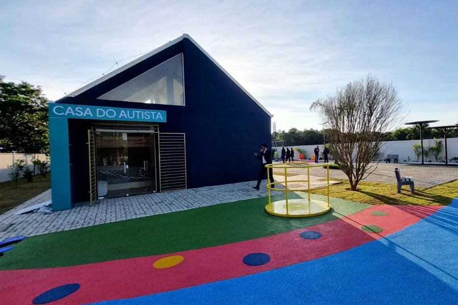 Balneário Camboriú busca ampliar atendimento a autistas para reduzir fila de espera