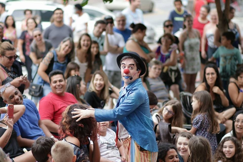 Balneário Camboriú recebe Festival de Palhaçaria com programação gratuita em abril