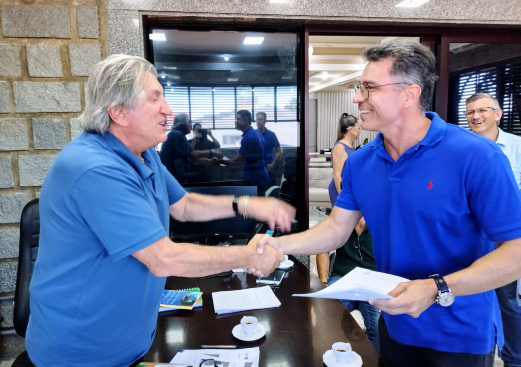 Camboriú firma acordo com o Ministério Público para regularizar contratações públicas