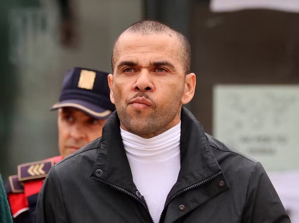 Daniel Alves é absolvido na Espanha, mas versão sobre o caso mudou cinco vezes