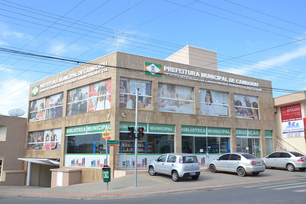 Furto na Secretaria de Educação de Camboriú: 49 TVs de 55” são levadas durante a madrugada