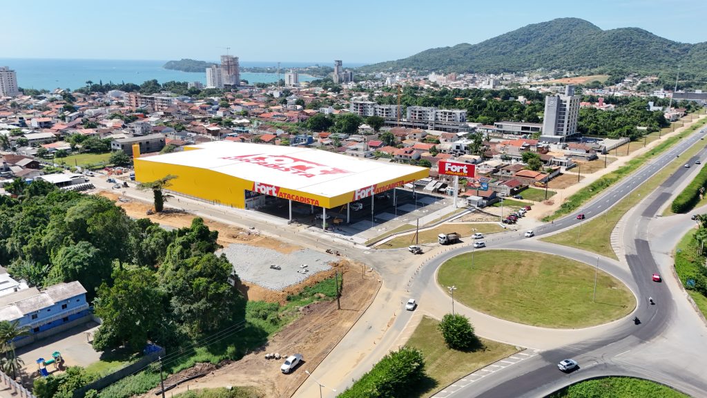 Fort Atacadista chega a Penha com loja em frente ao Beto Carrero