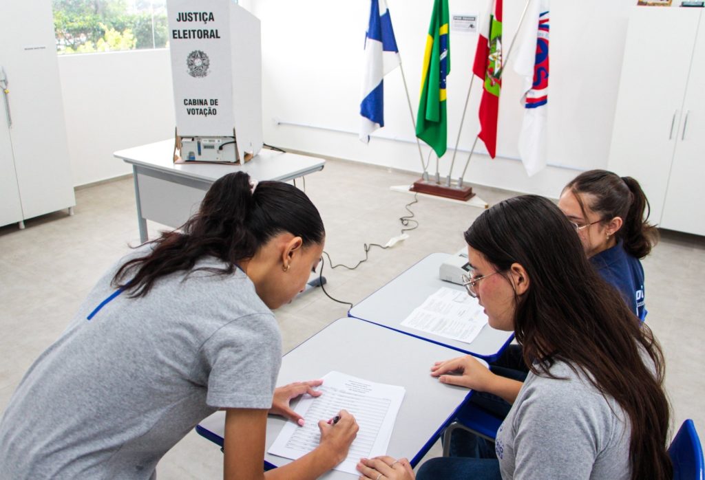 Balneário Camboriú elege os vereadores mirins de 2025