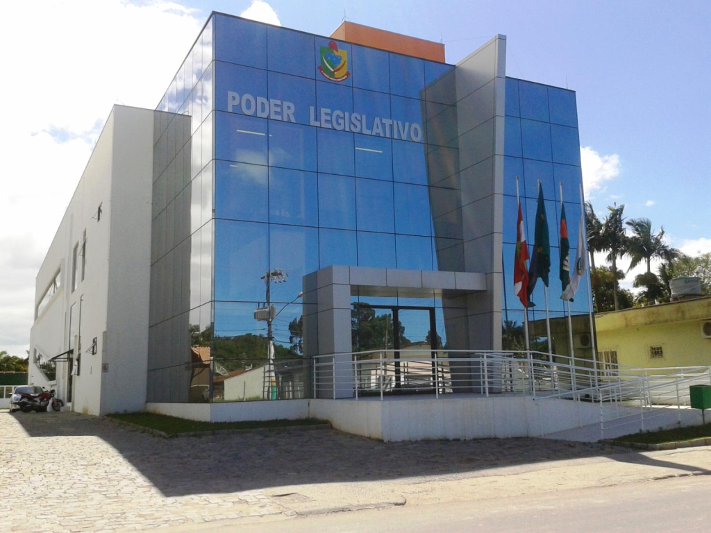 Câmara de Camboriú faz sessões extras para garantir pagamento de ACTs