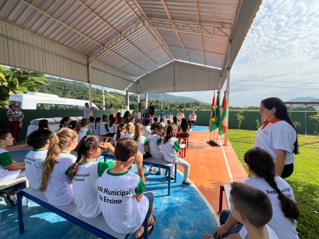 Camboriú entrega reforma da Escola Hercílio Zimmermann