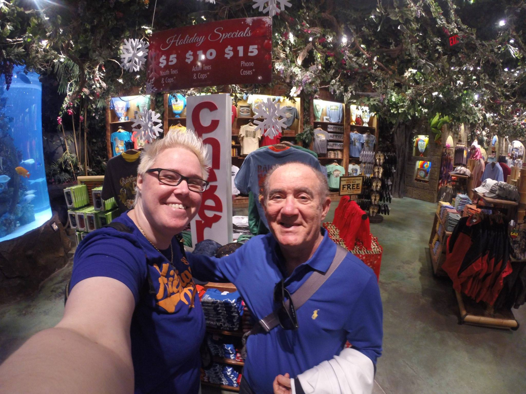 Filha lésbica de Renato Aragão sofre rejeição do pai, diz jornalista