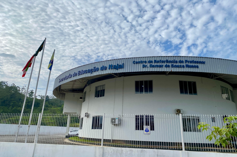 Itajaí nomeia 18 novos agentes de apoio para educação especial