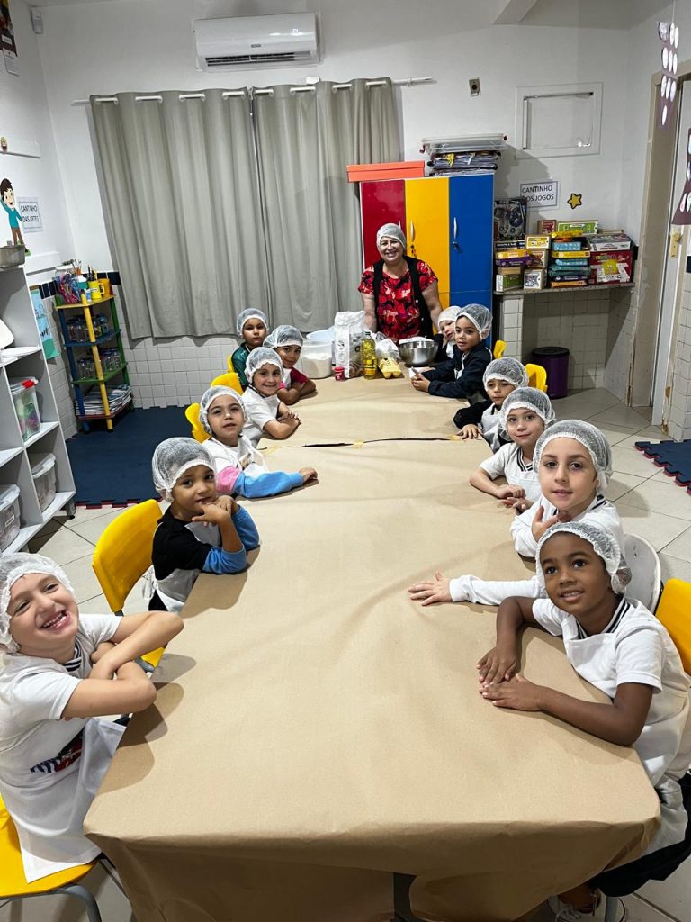 Escolas de Itapema celebram os 63 anos da cidade com arte, história e cultura