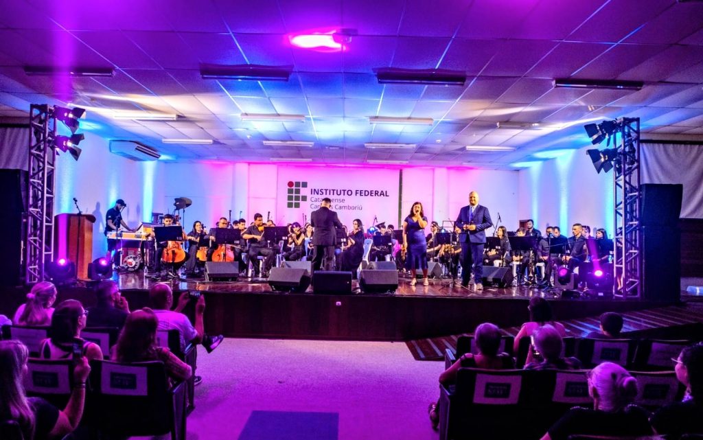 Noite Musical emociona Camboriú nos 141 anos da cidade