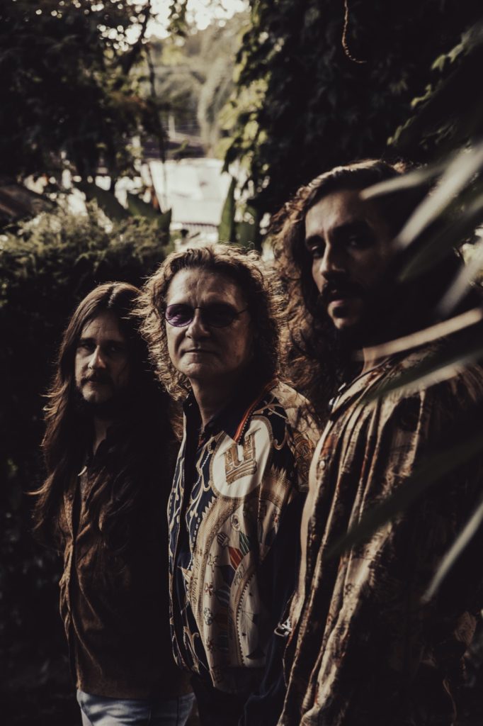 Vlad V estreia nova formação com single gravado em Balneário Camboriú