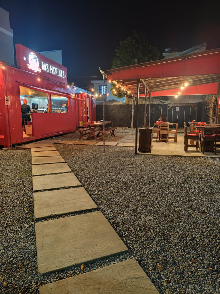 De agência pra chapa: a história da Hamburgueria das Meninas em BC