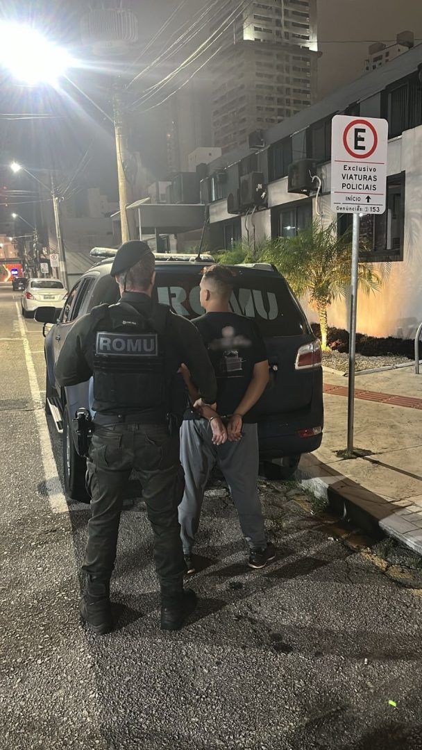 Homem promete bênção e aplica golpe em fiel de Balneário Camboriú