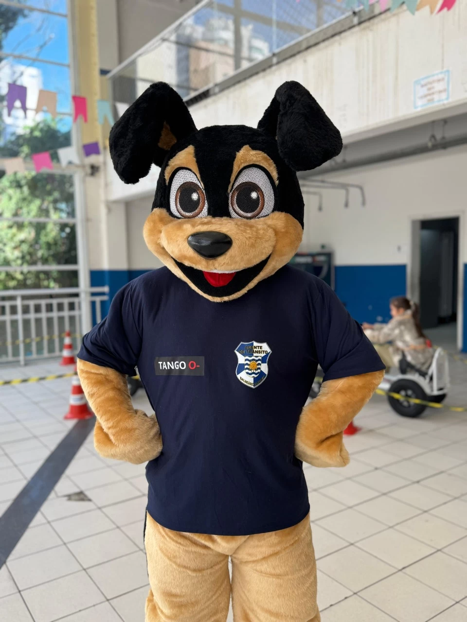 Mascote Tango agora integra corporação dos Agentes de Trânsito de BC