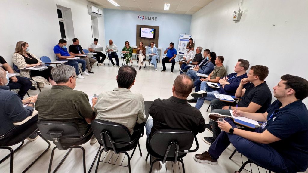 Prefeita Juliana Pavan se reúne com vereadores no Hospital Ruth Cardoso e reforça parceria institucional em Balneário Camboriú