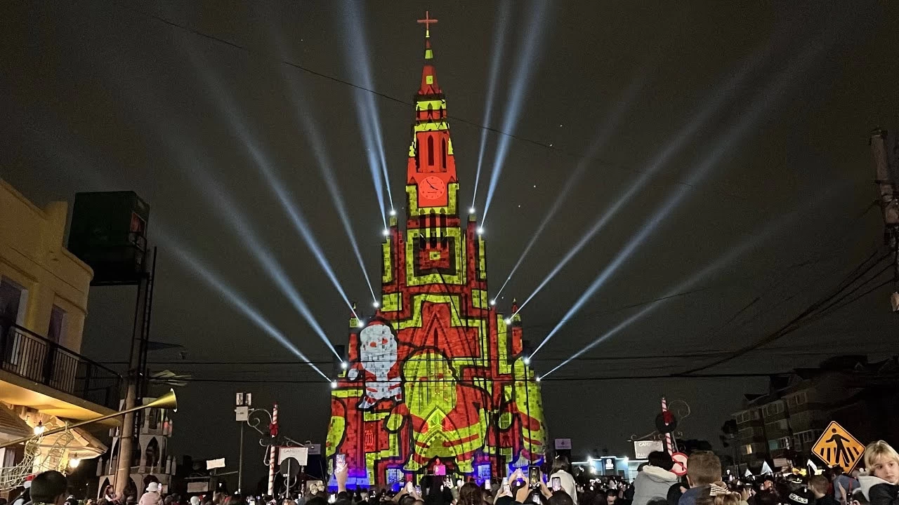 Camboriú terá show de luzes inspirado na Catedral de Canela durante a tradicional Festa do Divino