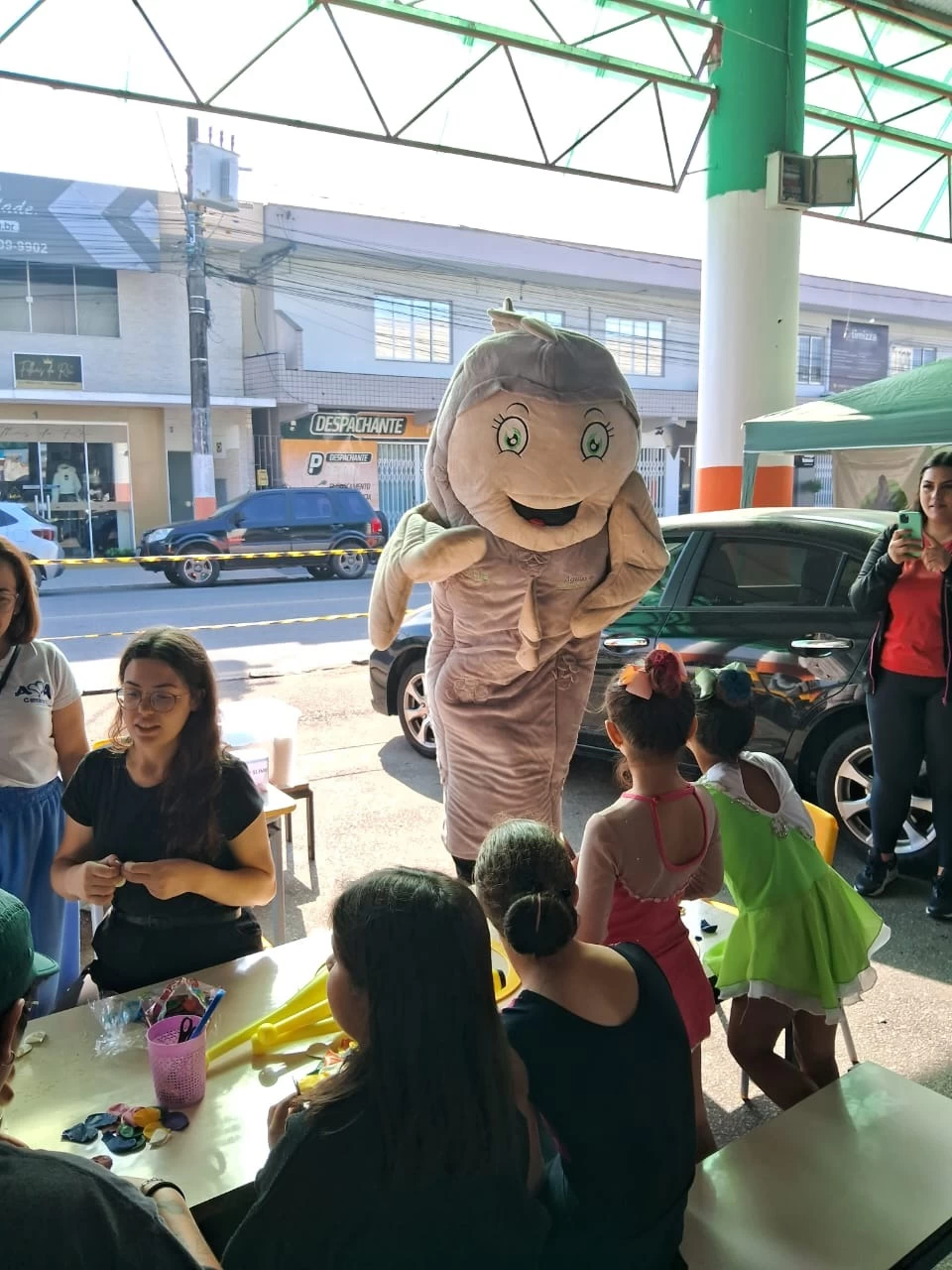 Dia D da Campanha do Agasalho entrega peças de roupas durante evento em Camboriú, neste sábado (28)