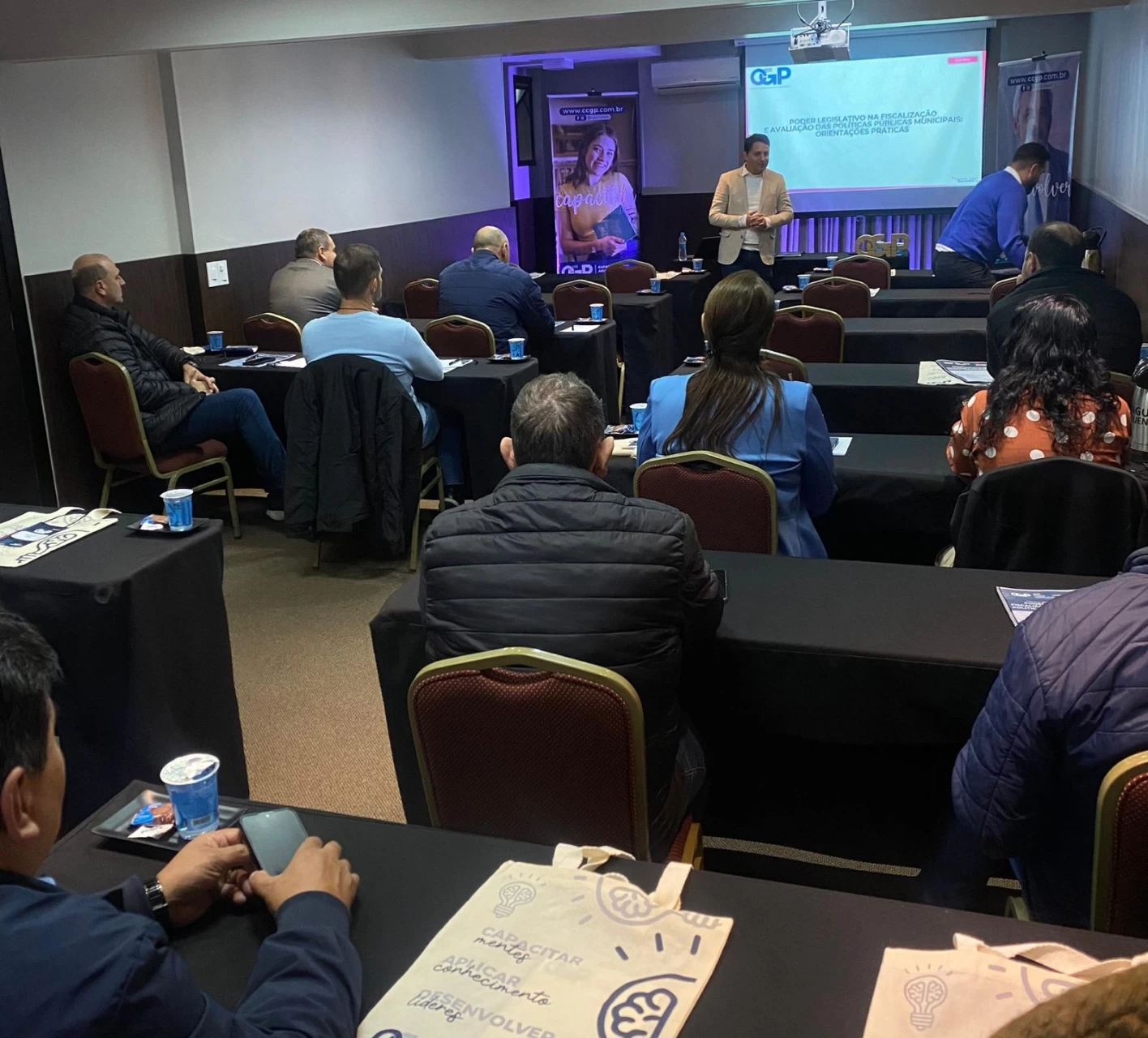 John Lenon ministra curso em Florianópolis para vereadores sobre fiscalização e avaliação de políticas públicas