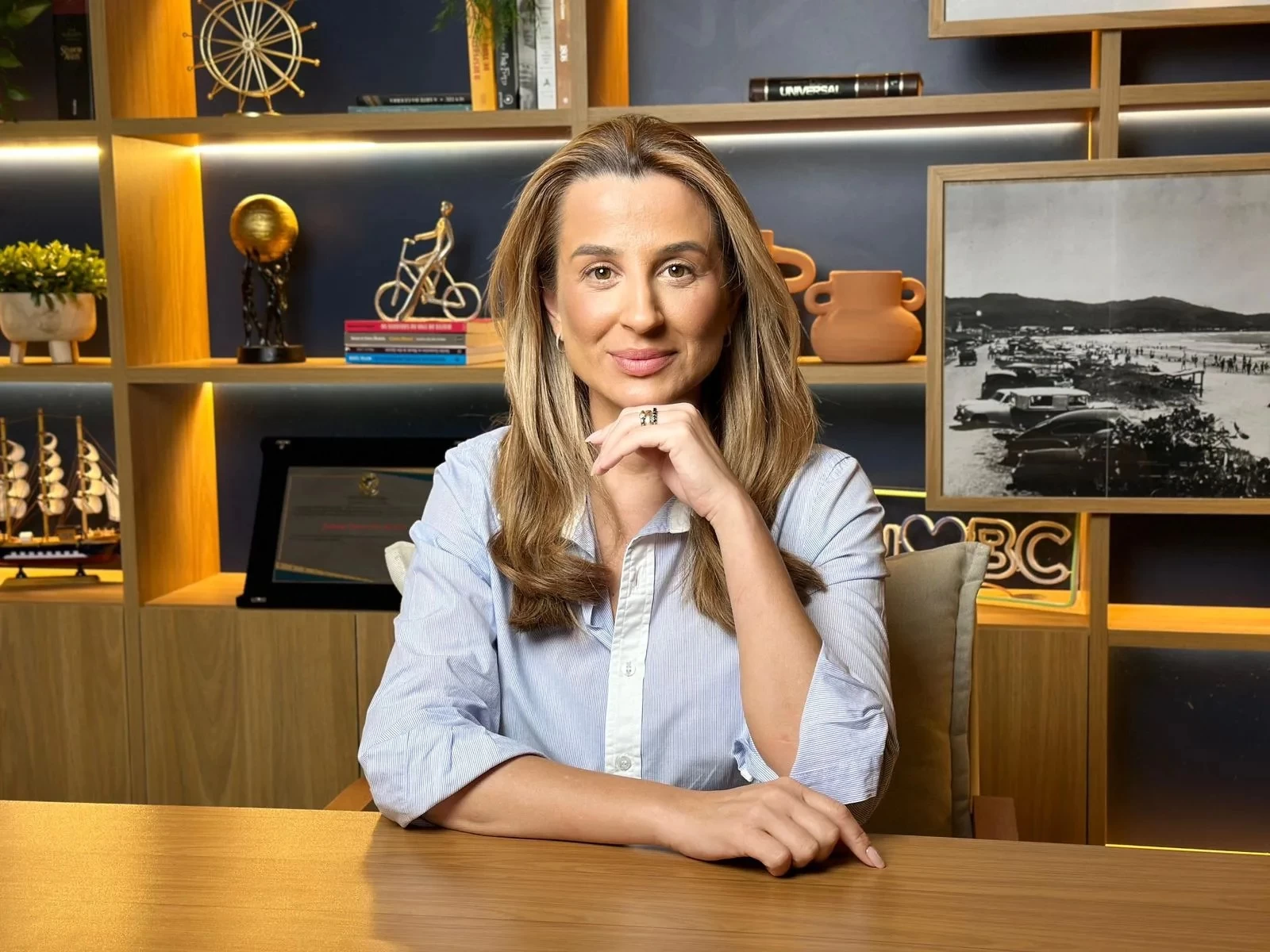 Juliana Pavan pode trocar até 10 secretários em Balneário Camboriú