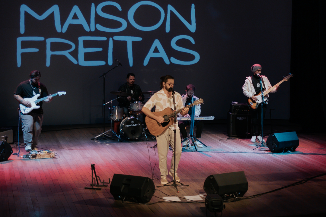 Maison emociona no palco e anuncia novo EP com canções sobre amor e paternidade