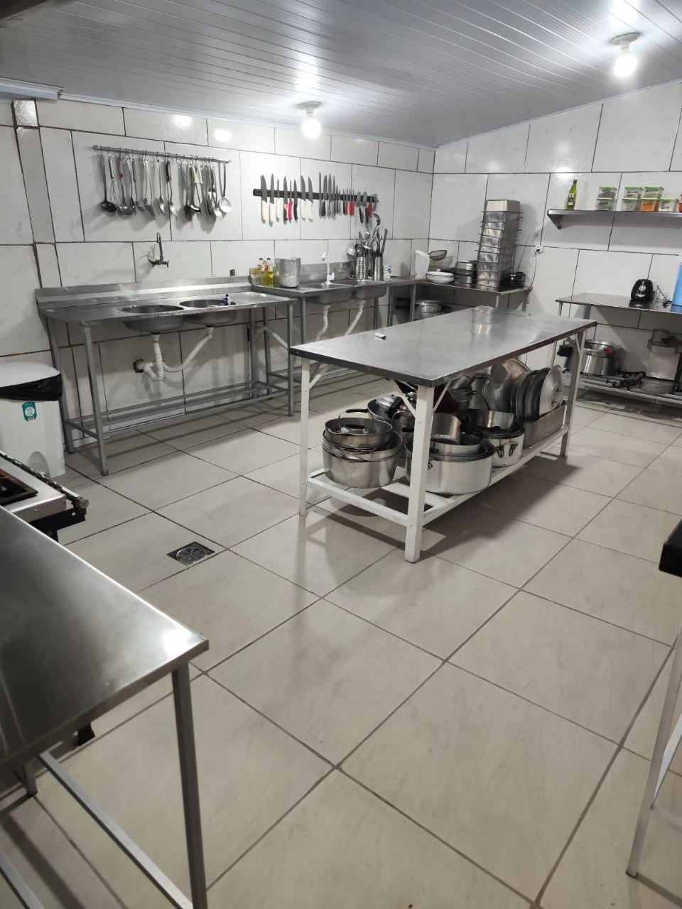 Restaurante na Meia Praia é desinterditado após adequações sanitárias