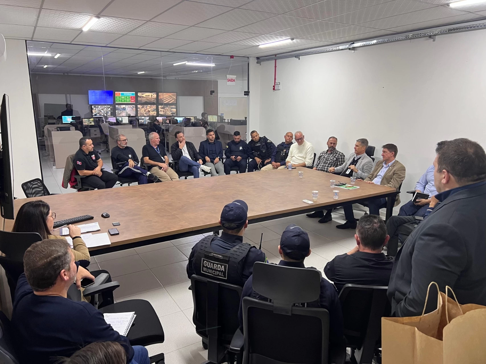 AMFRI apresenta ProReF em reunião de segurança pública em Balneário Camboriú