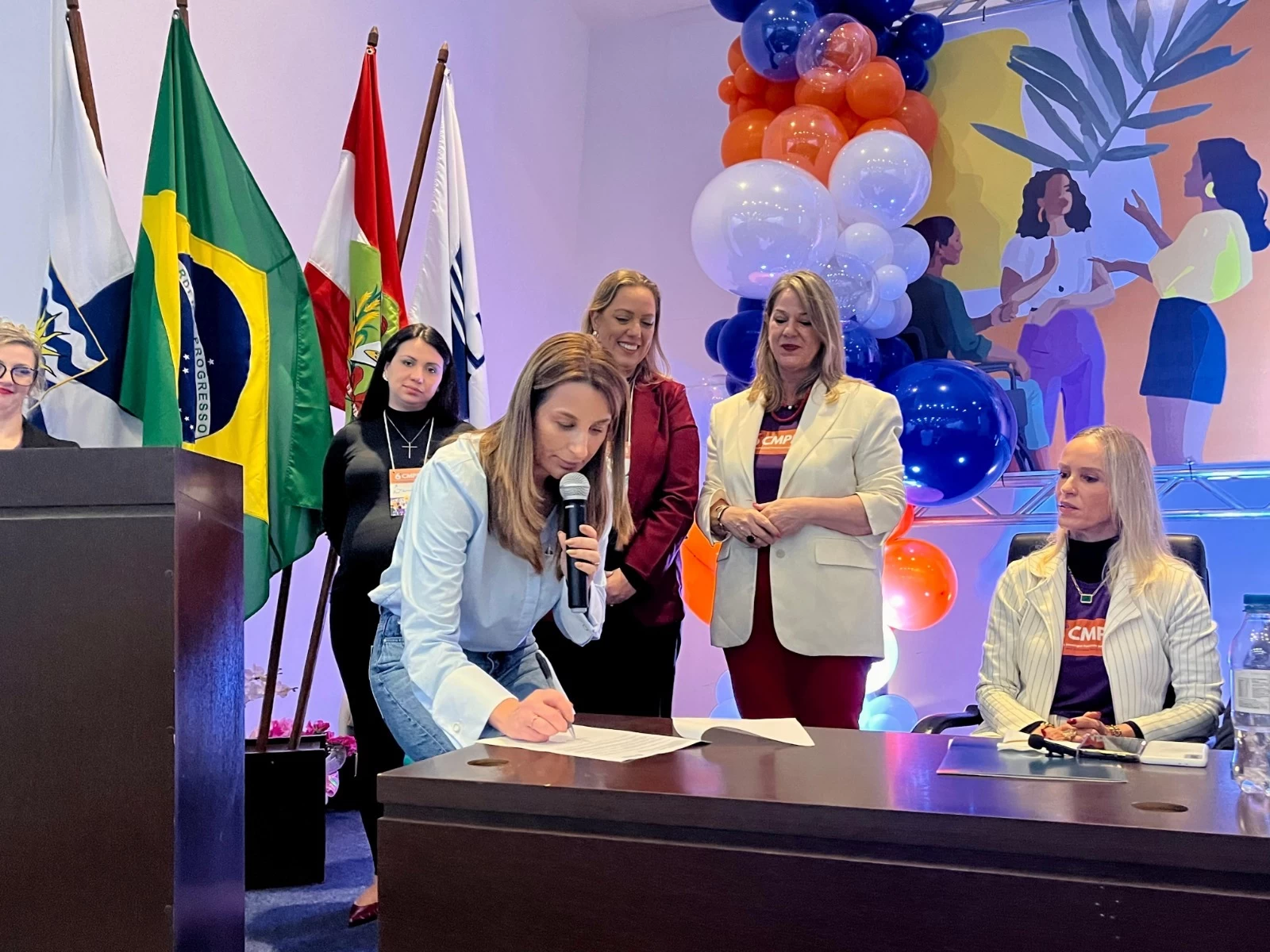 Balneário Camboriú propõe ampliar licenças maternidade e paternidade