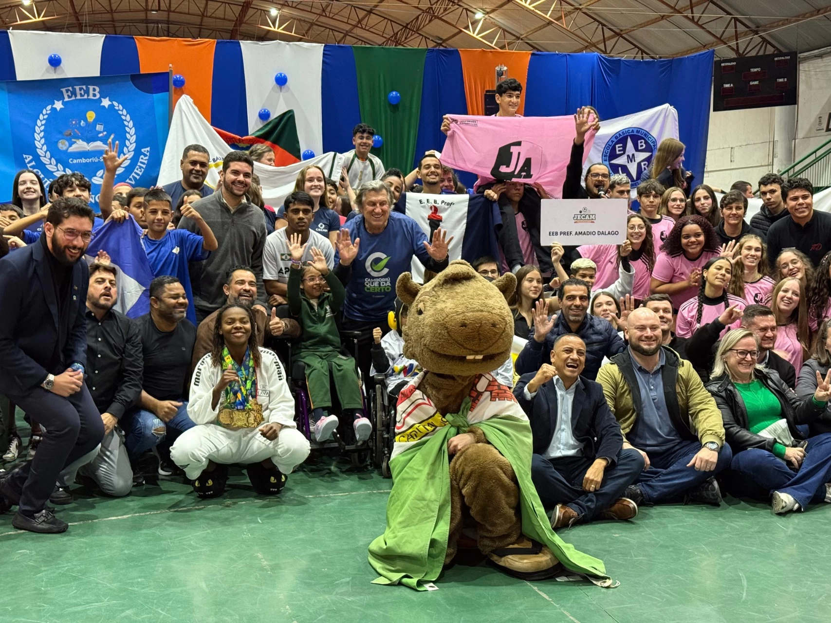 Camboriú dá largada aos Jogos Escolares e Paradesportivos 2025 com cerimônia repleta de emoção