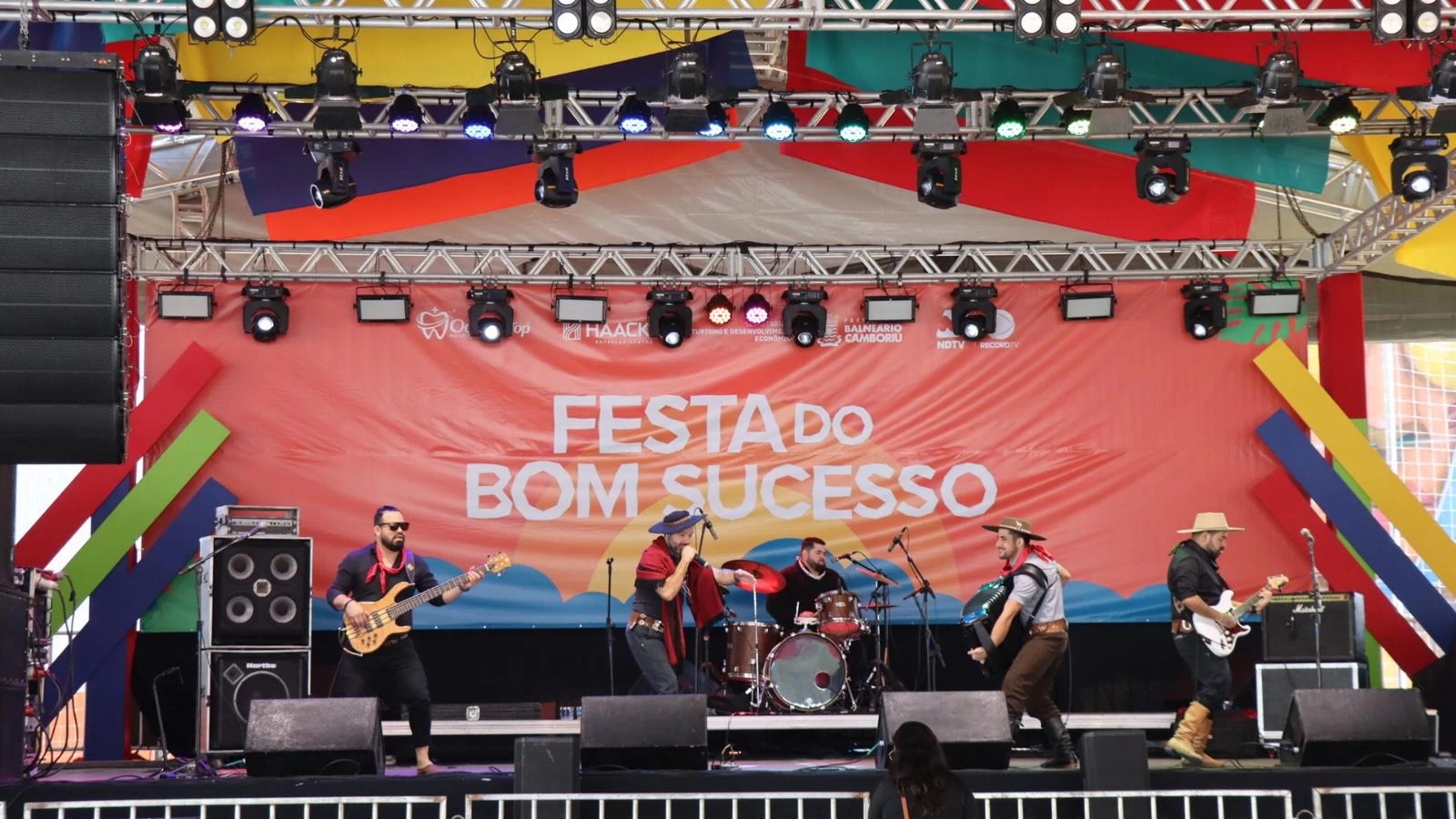 Festa do Bom Sucesso anima o fim de semana em Balneário Camboriú