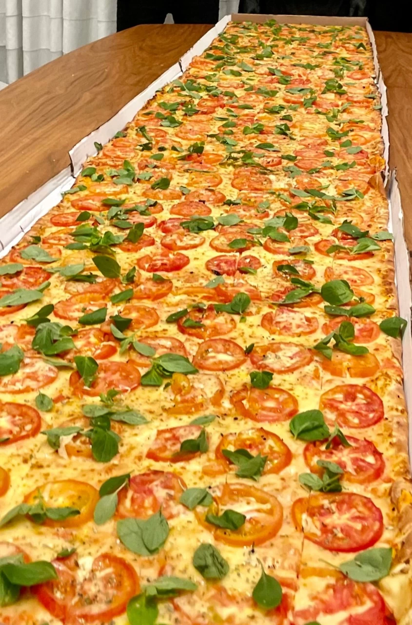 Maior pizza linear do Brasil será distribuída em Balneário Camboriú