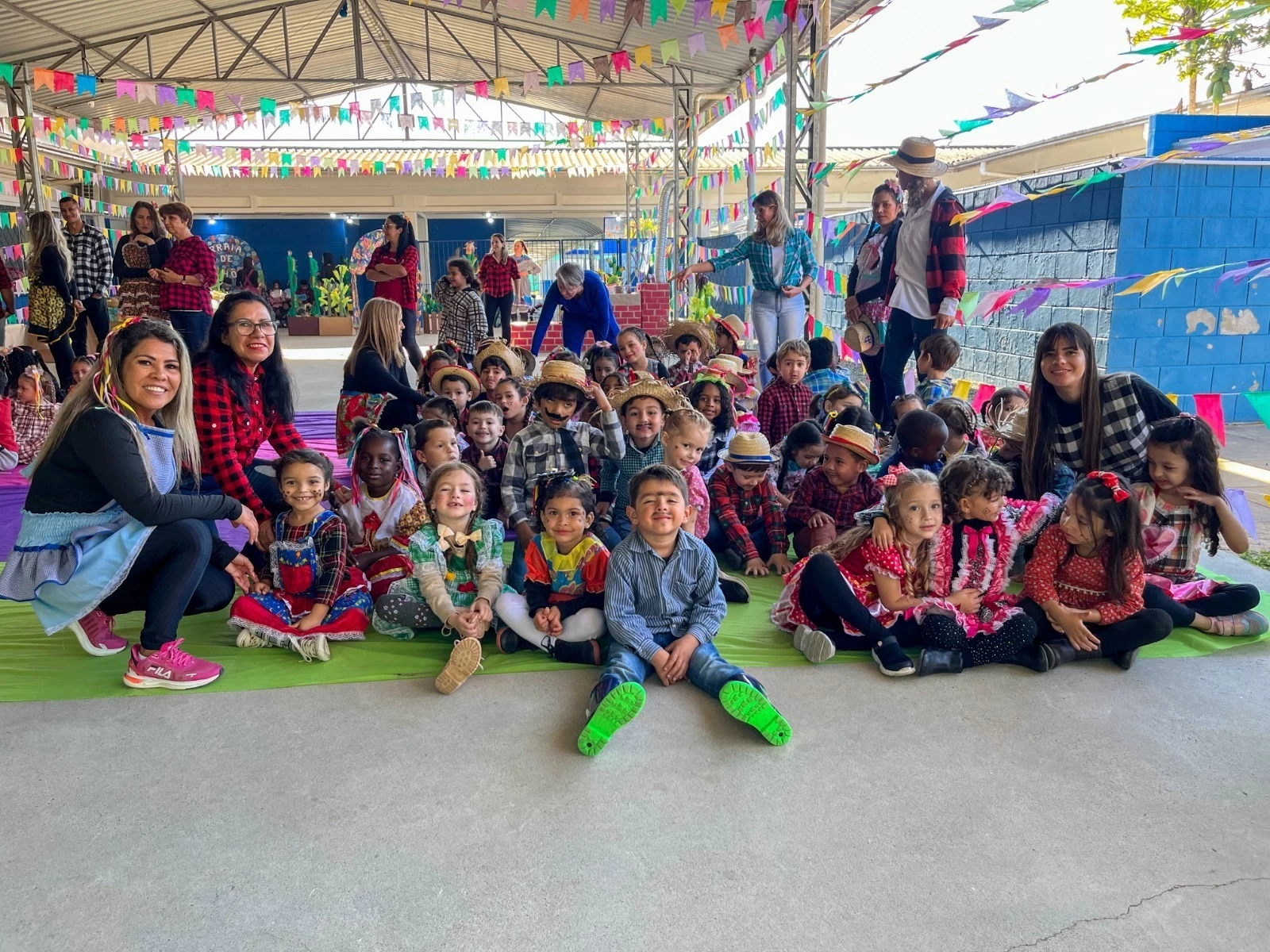 NEI Nova Geração realiza Arraiá no Milharal em Balneário Camboriú