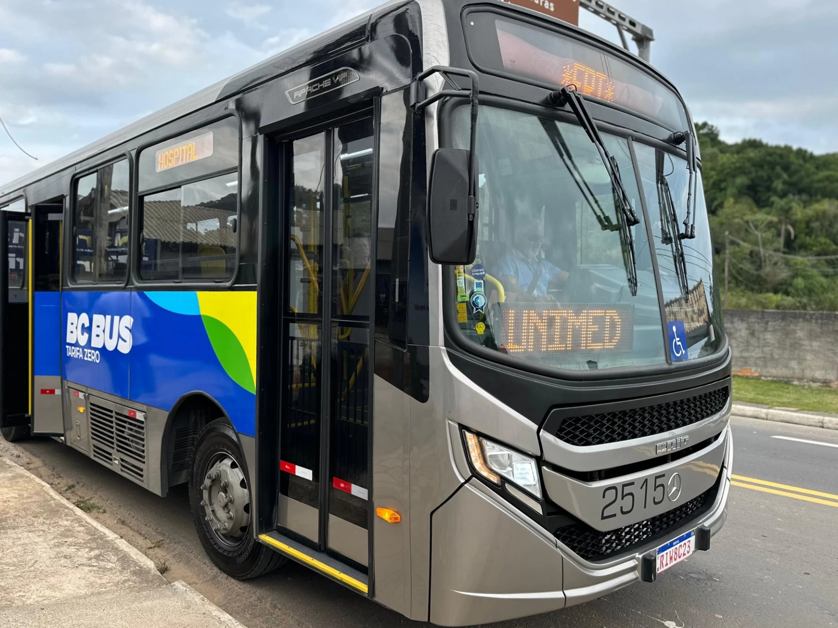 Ônibus gratuito de Balneário Camboriú vira aliado das mulheres que trabalham e estudam