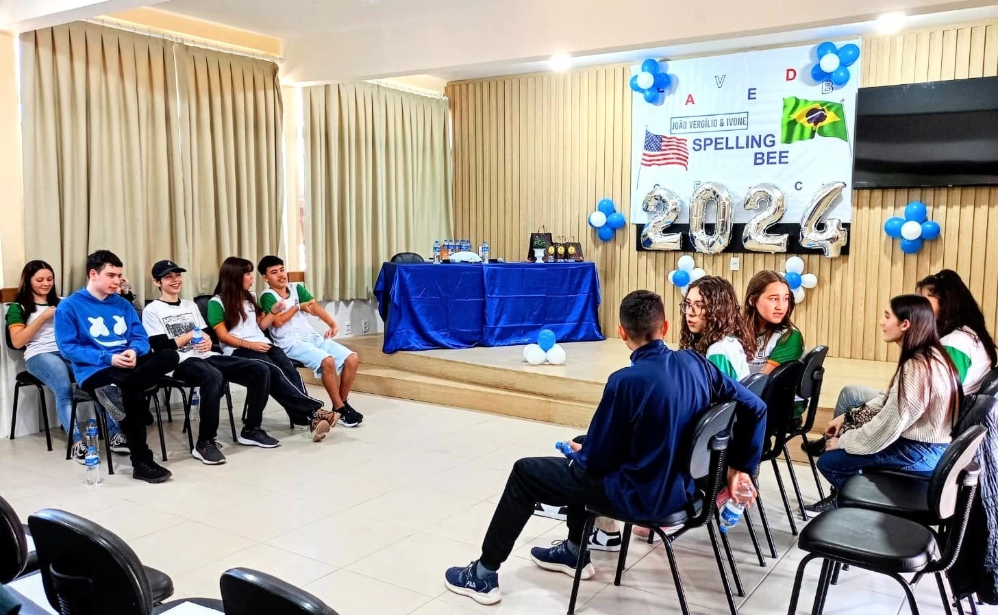 Spelling Bee reúne 500 alunos em competição em Camboriú