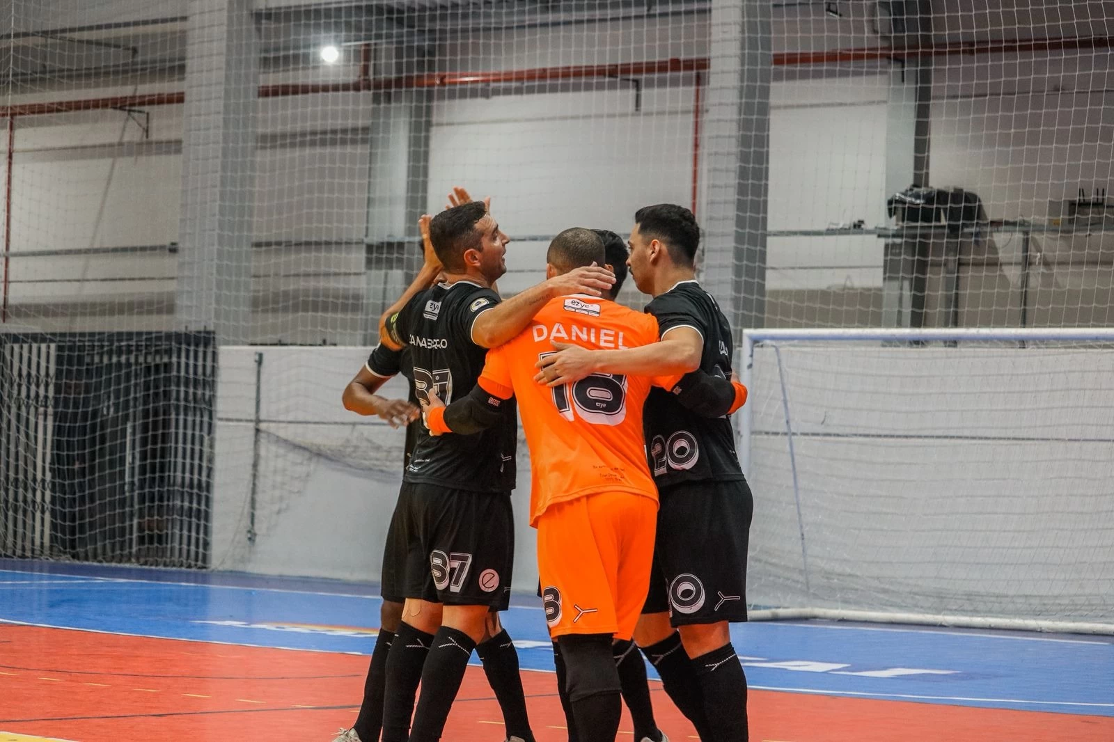 Yeesco encara o Lages fora de casa pela liderança do Catarinense