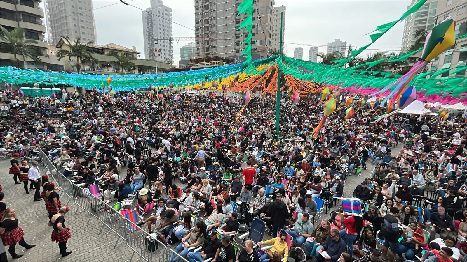 Mais de 10 mil participam de bingo solidário em Itapema