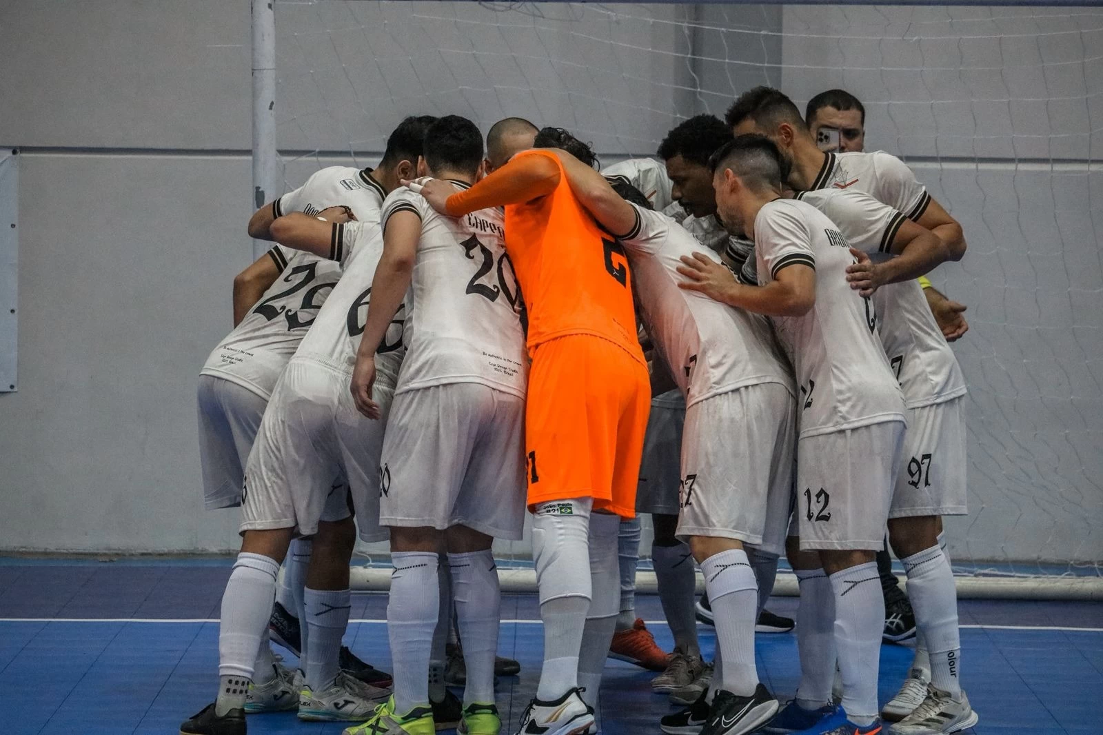 Yeesco empata fora de casa e segue líder do estadual