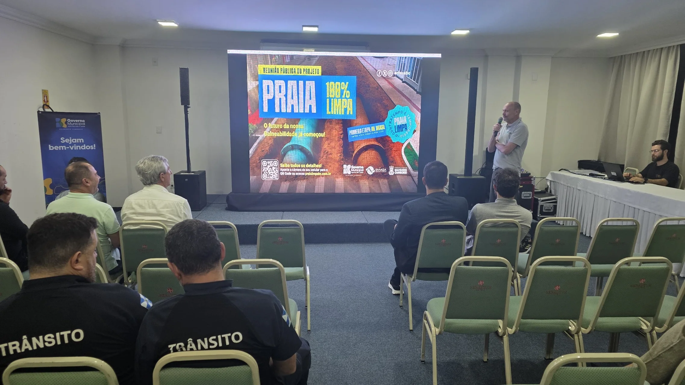 Balneário Camboriú apresenta detalhes do Projeto Praia 100% Limpa