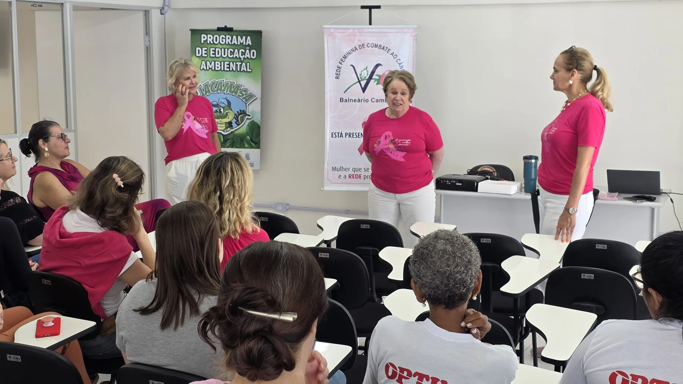 Emasa realiza palestra sobre prevenção ao câncer de mama em Balneário Camboriú