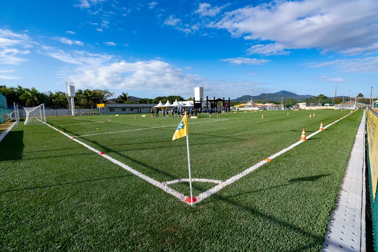 Escolinha de futebol inicia no Bairro dos Municípios em Balneário Camboriú