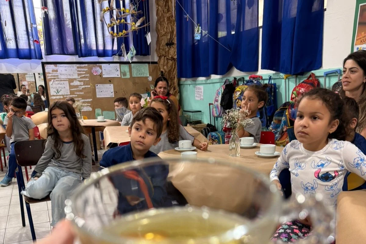 Estudantes do NEI Dona Maria visitam subprefeitura de Balneário Camboriú