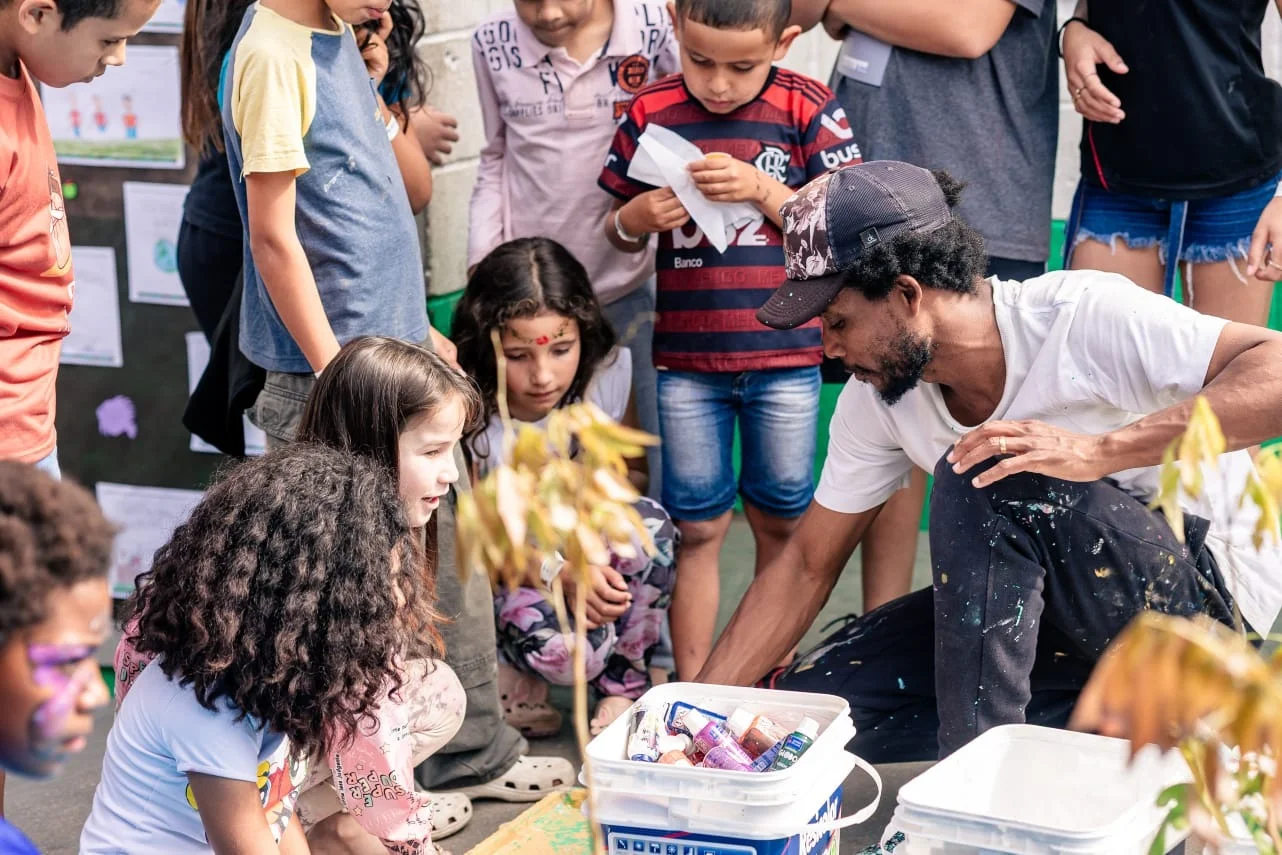 Grafite colore escolas e transforma educação em Camboriú