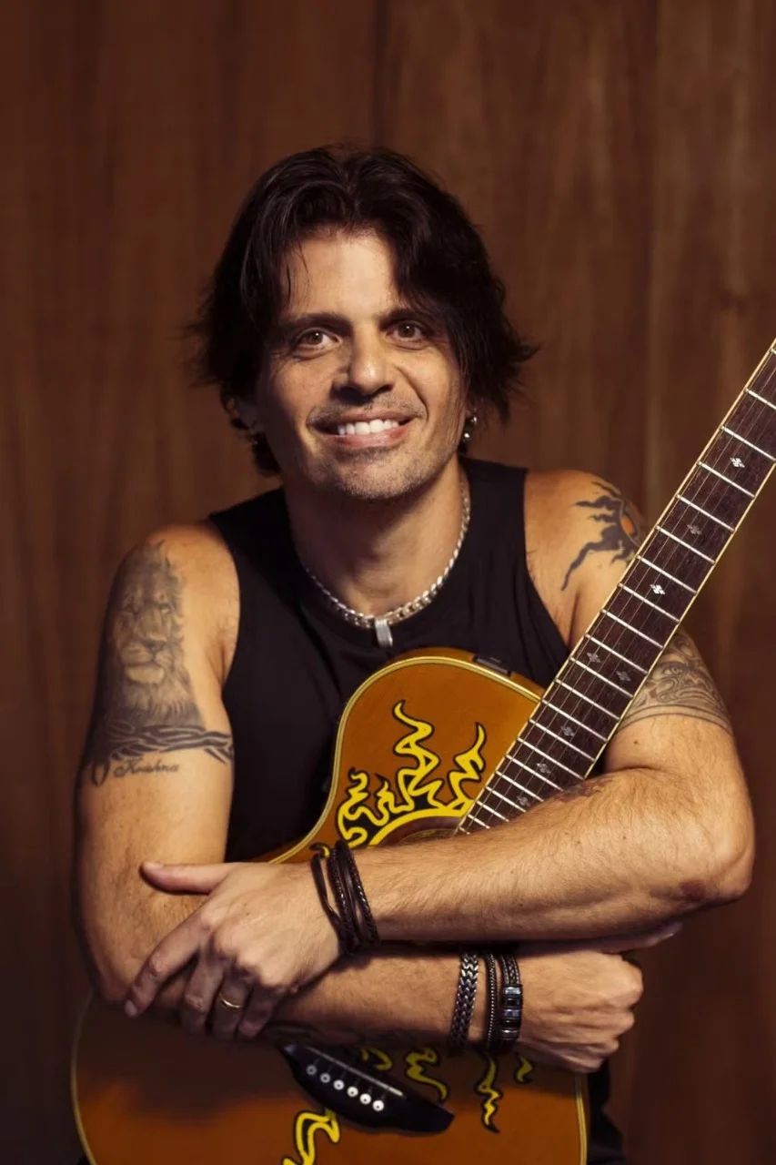 Marcus Menna leva turnê nostálgica a Balneário Camboriú nesta sexta