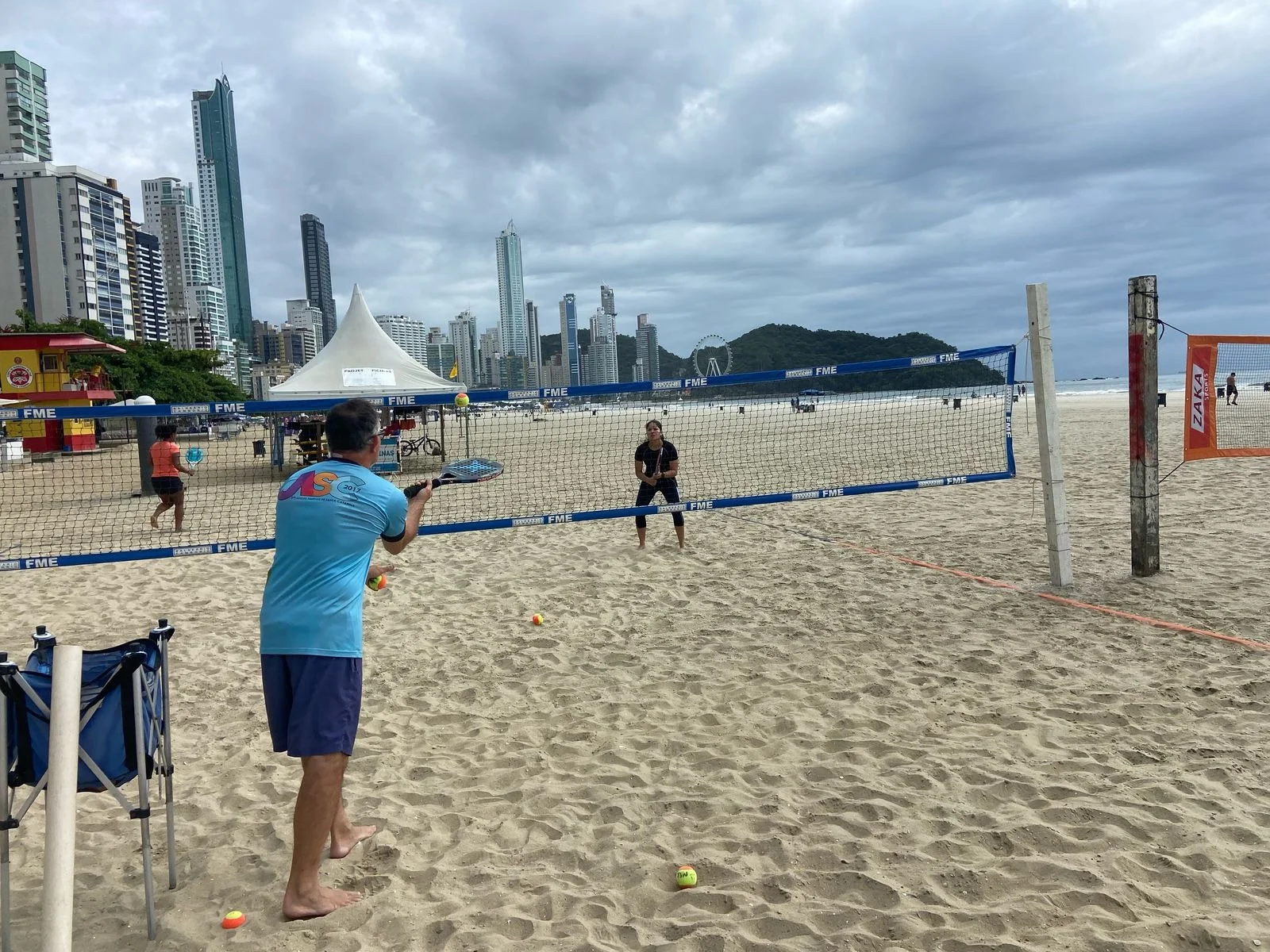 Projeto de Lei busca organizar uso esportivo da Praia Central em Balneário Camboriú