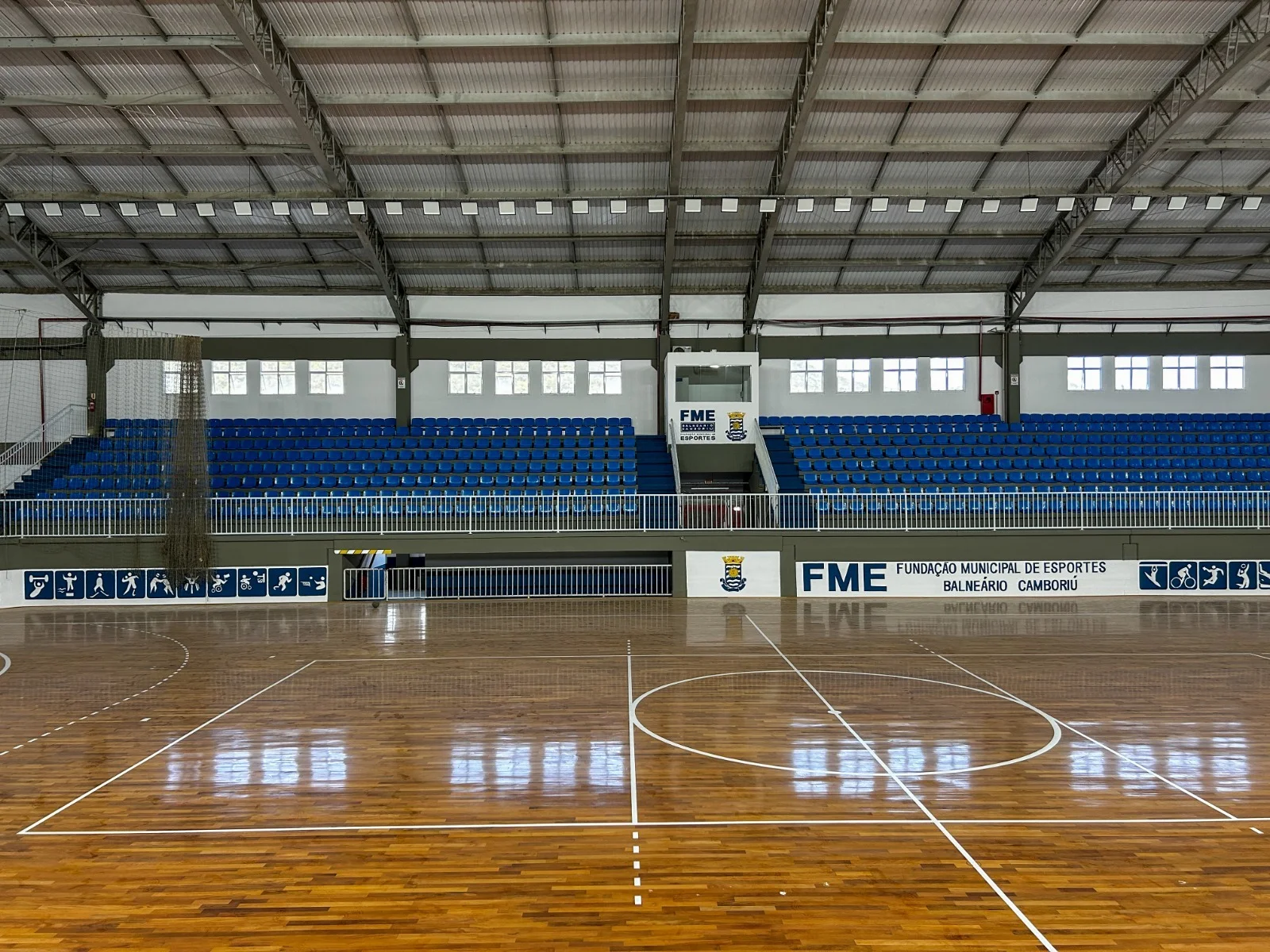 Reforma do Ginásio da Barra entra na reta final em Balneário Camboriú