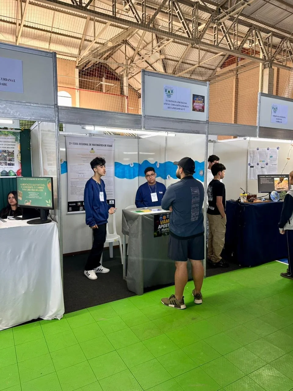 Estudantes de BC apresentam projetos inovadores em feira de matemática