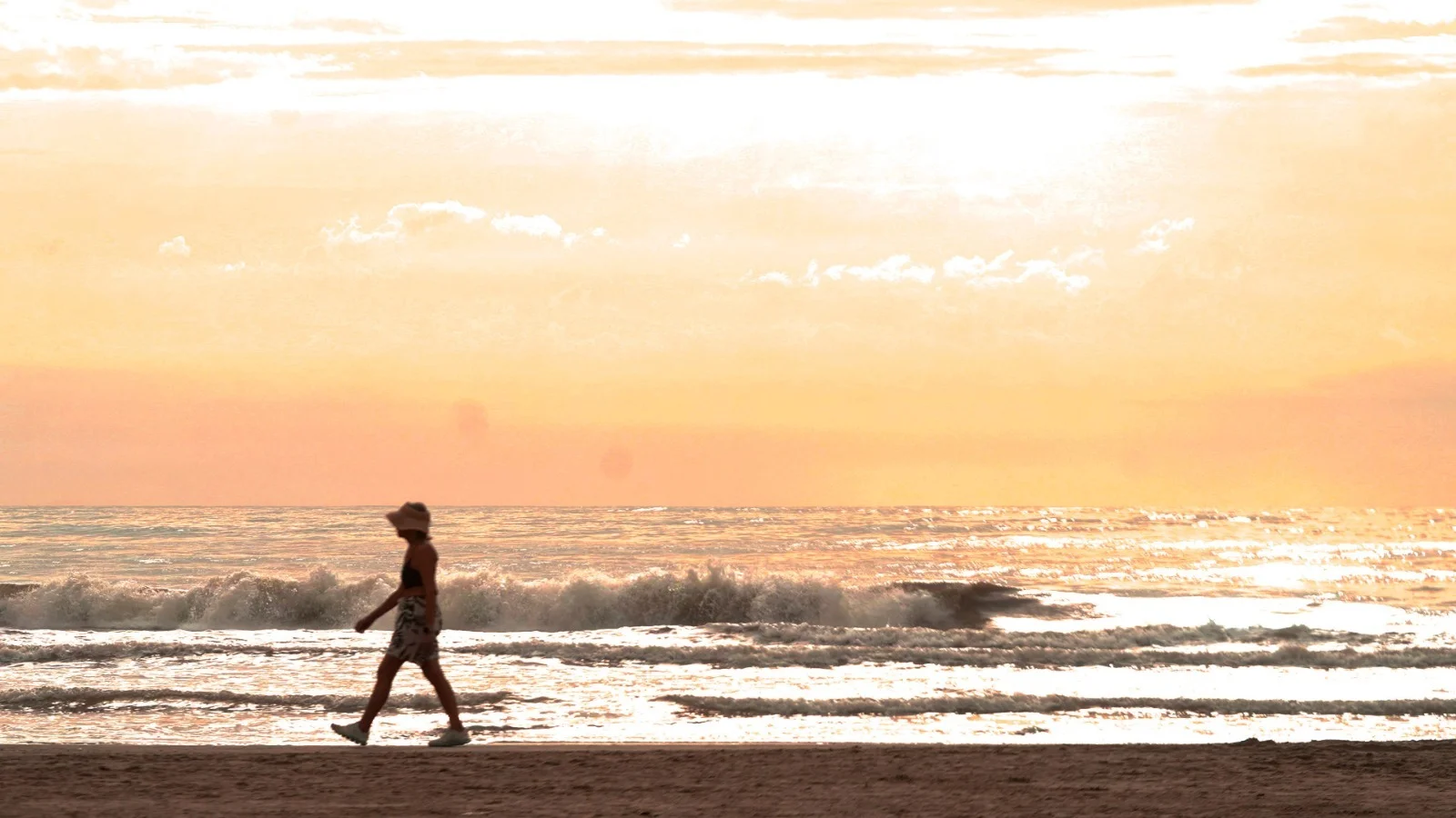 A Defesa Civil emitiu alerta para uma onda de calor, com temperaturas acima dos 30 °C nesta semana em BC e região