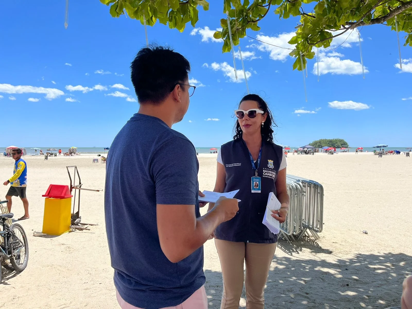 Vigilância Sanitária orienta sobre pombos na Praia Central de BC