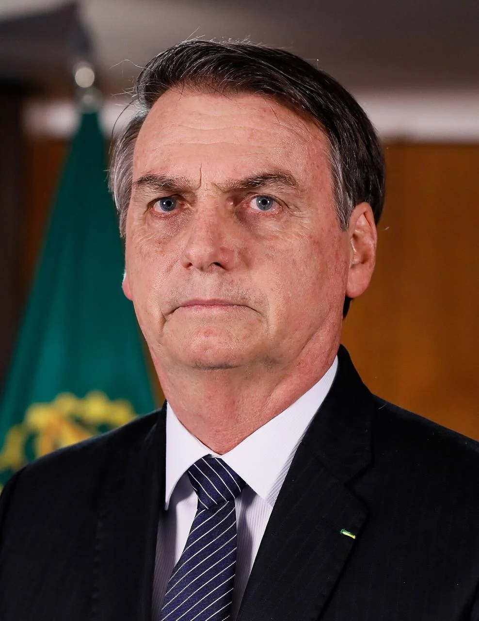 Ex‑presidente Bolsonaro cai da cama na prisão e bate a cabeça