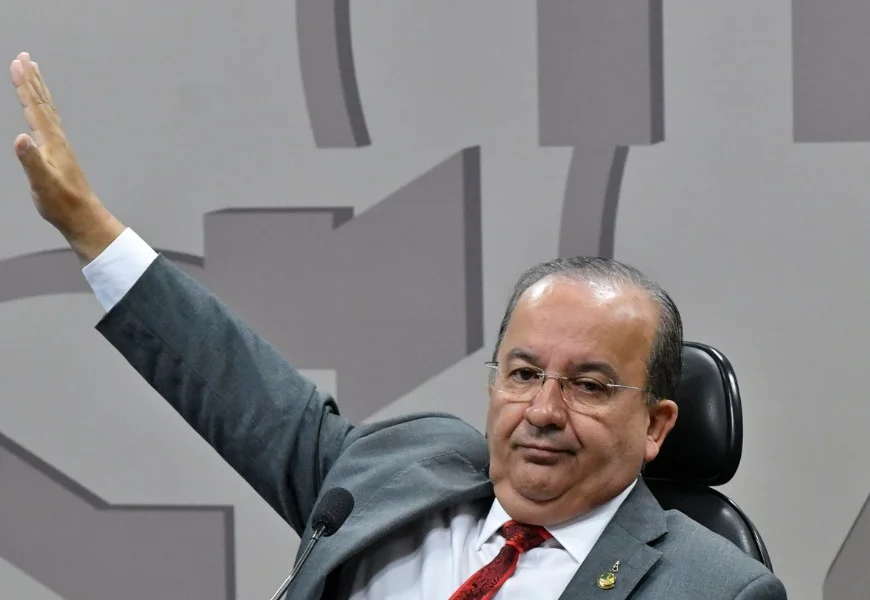 Governador Jorginho Mello sanciona fim das cotas raciais em SC