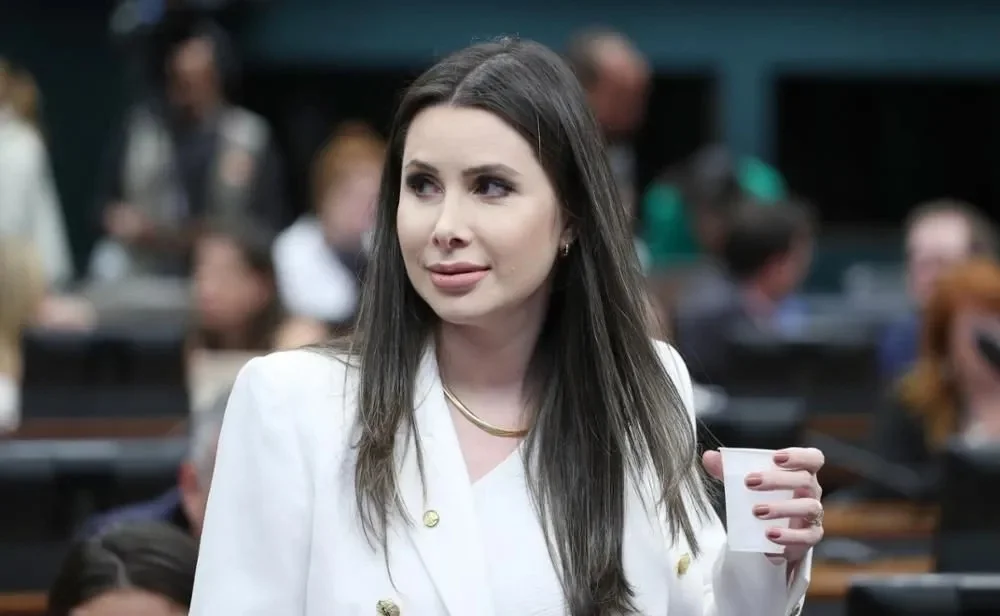 Carol de Toni sai do PL e escancara desgaste interno do partido